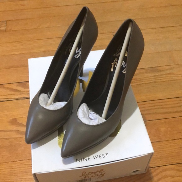 Nine West Shoes - NWT Nine West leather pumps with 1/2 platform sz 9